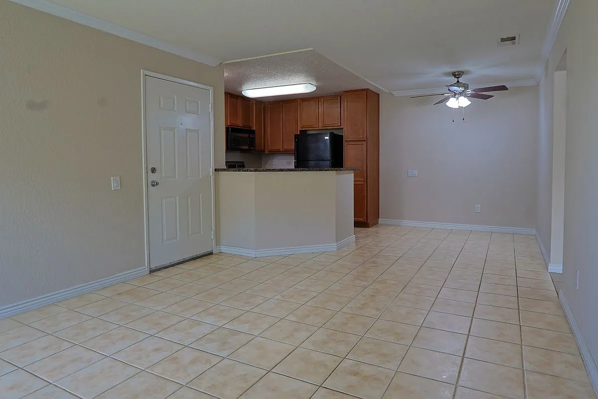 1 bed, 1.0 bath, 760 sqft, $1,600 — Photo 3