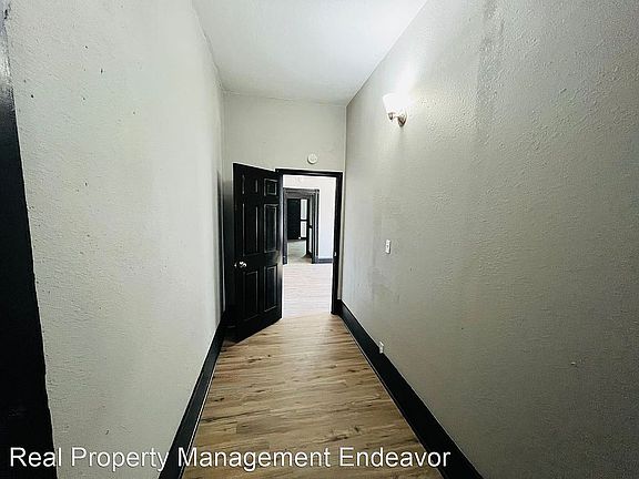 5th image of 2125 Russell Blvd APT 2
