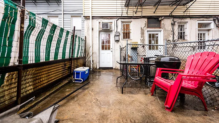 Rented by Terra Magia Inc | media 60