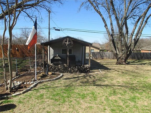 2nd image of 9071 Meadow Ln