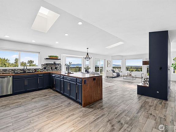 3rd image of 4353 Gooding Avenue