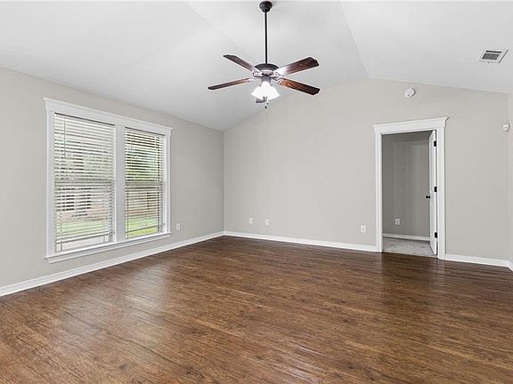 4th image of 9638 Estate Dr
