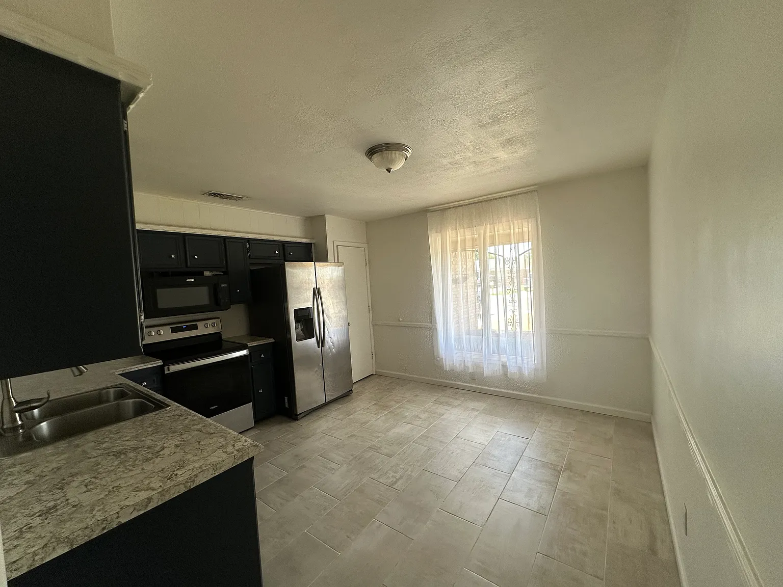 3 bed, 1430 sqft, $1,500 — Photo 3