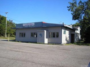 5252 Saunders Settlement Rd, Lockport, NY 14094