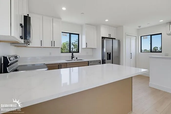 3075 Hawthorn St #5 — Photo 6