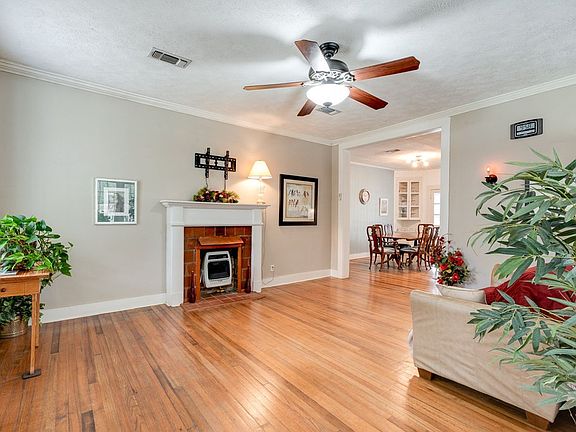 4th image of 109 Lakeshore Dr