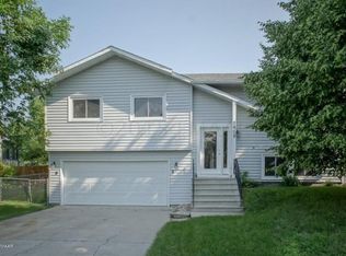 2912 13th Ave S, Moorhead, MN 56560