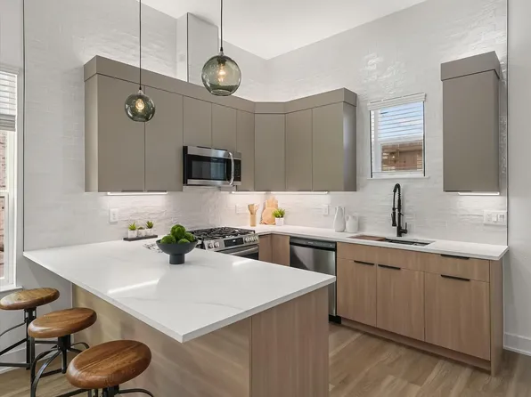 2595 Paul Quinn St, Houston, TX 77091