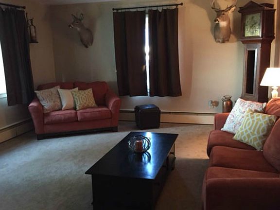 111 Walnut St LR2