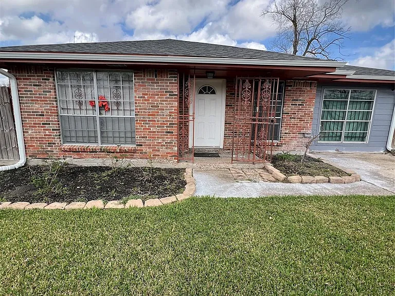 3613 Sparrow St — Photo 3