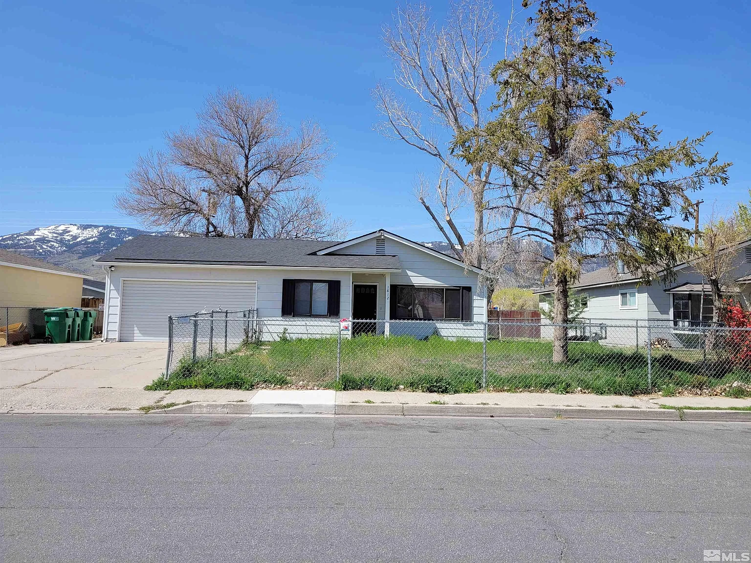 1812 N Division St photo 1