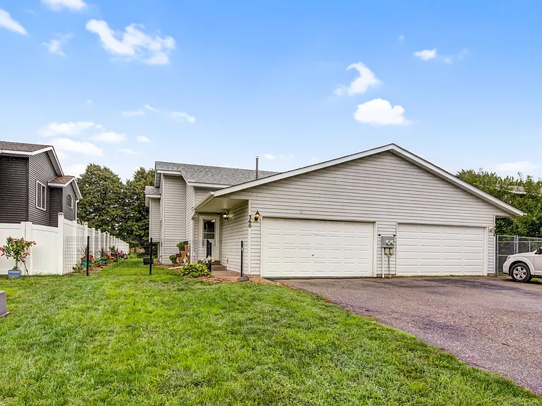 360 Cari Park Ln — Photo 3