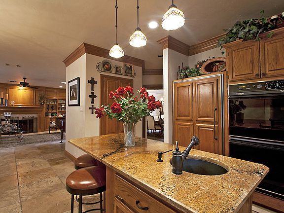 4th image of 16219 Robinwood Ln