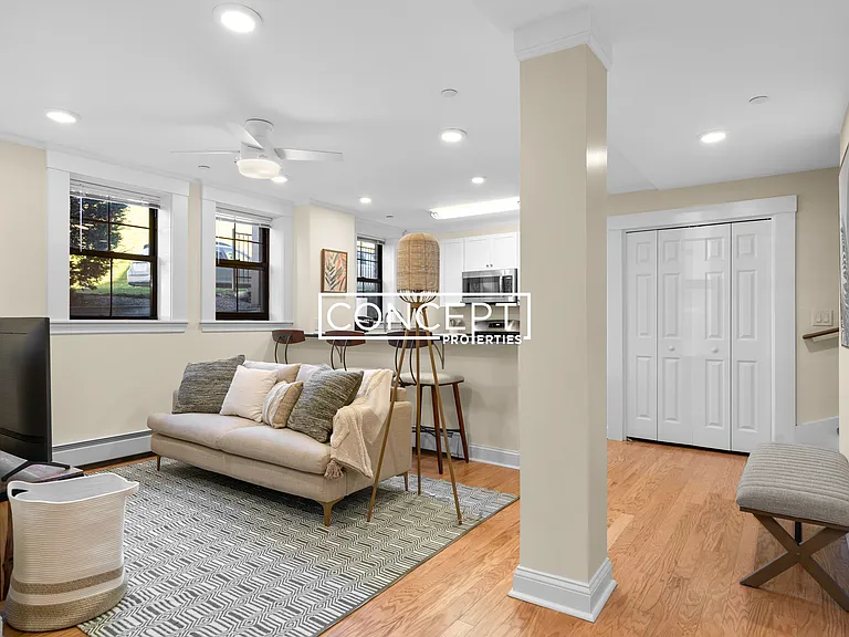 220 Commonwealth Ave #16 — Photo 2