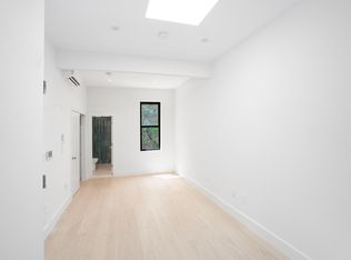 139 Kingsland Ave #1, Brooklyn, NY 11222