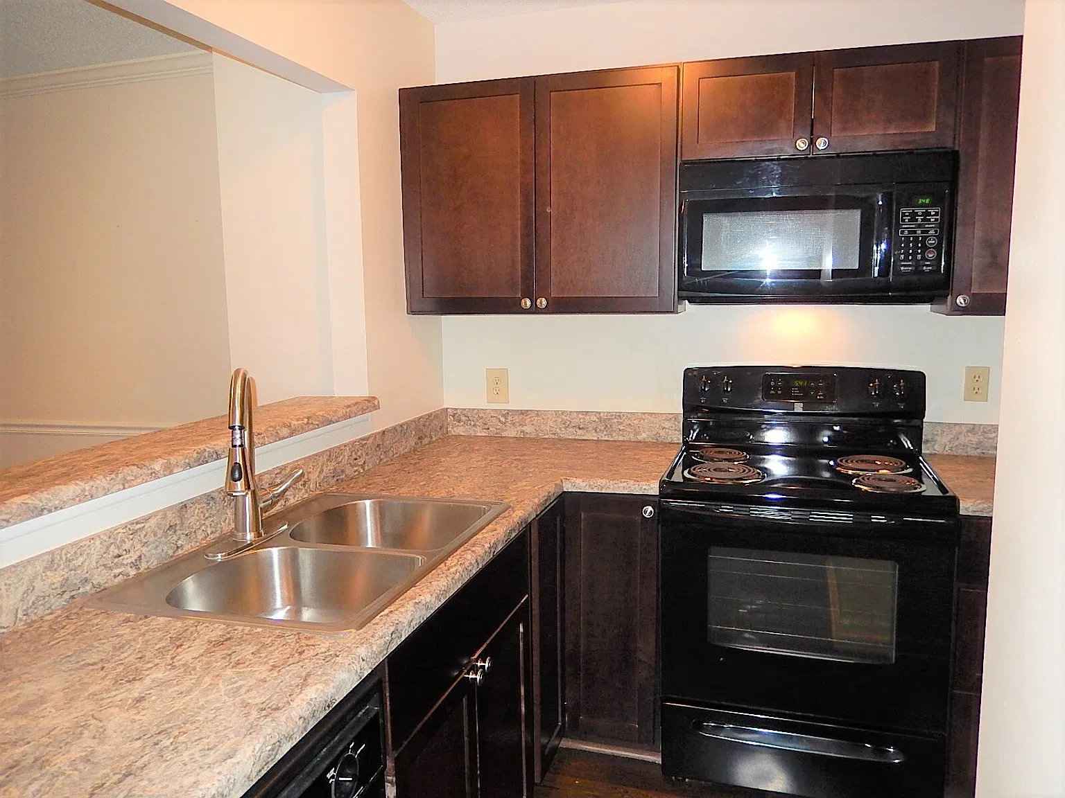 1319 Wall Rd — Photo 1