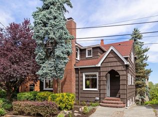 318 Halladay St, Seattle, WA 98109