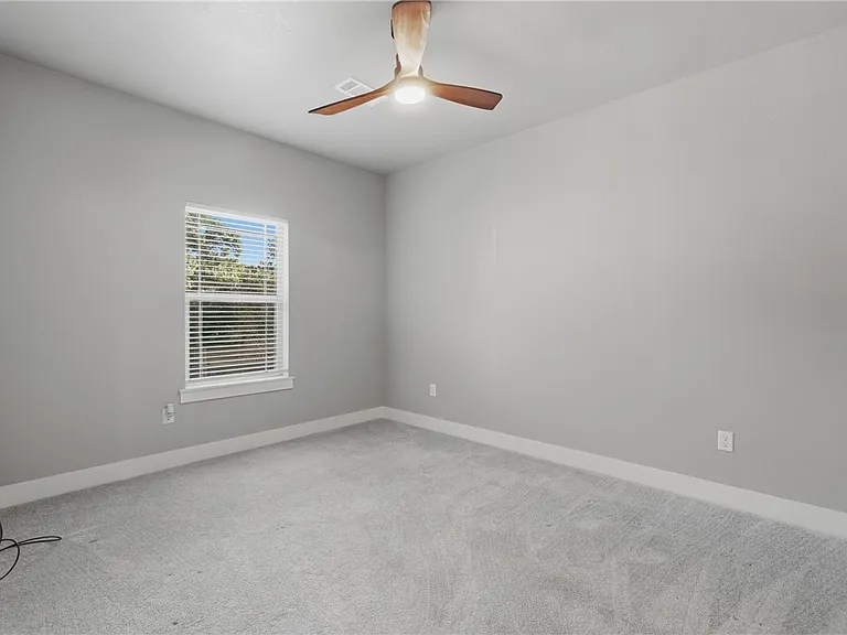 8 Leyland Dr — Photo 26