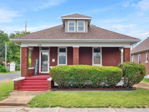 200 S 4th St, Dupo, IL 62239