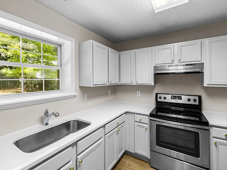 16 Woodward Ln — Photo 18