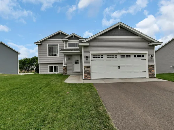 825 Lauren Ct, Clearwater, MN 55320