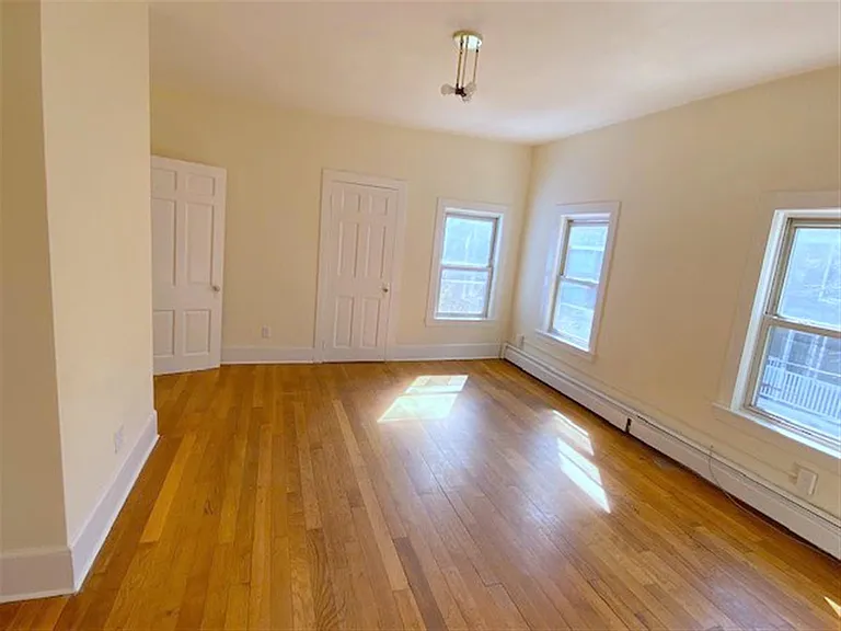 90 Kirkland St — Photo 4