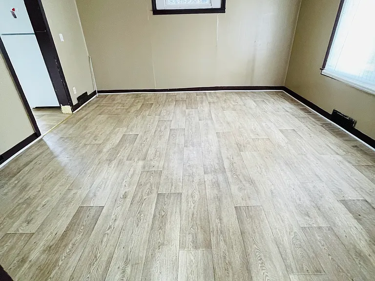 826 Griswold St — Photo 2