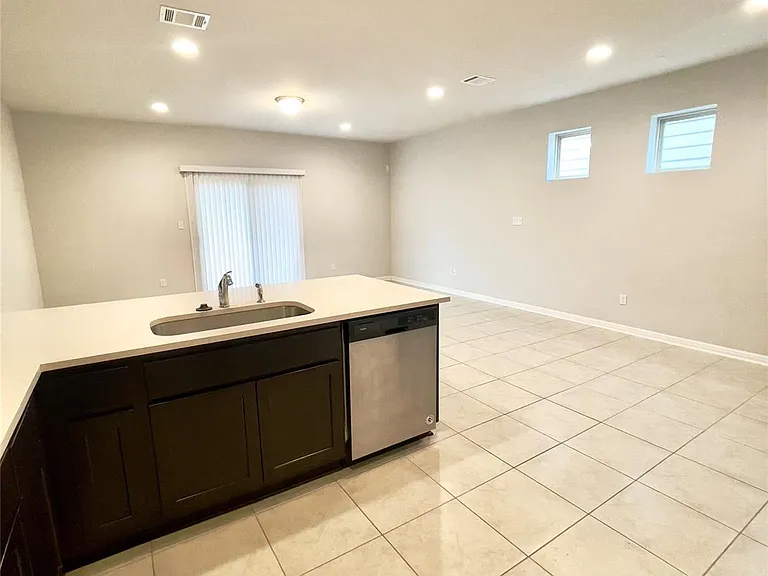 1725 Fountain Bridge Dr — Photo 14