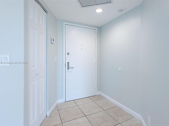 3rd image of 3300 NE 191st St APT 1212