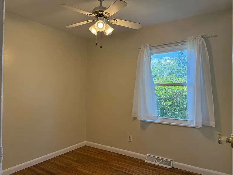 725 Ridge Rd — Photo 12