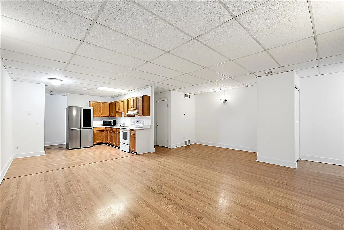 113 South Saginaw Street - B — Photo 3