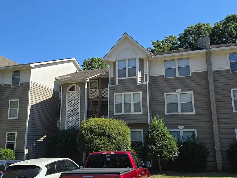 Willowbrook Dr — Photo 18