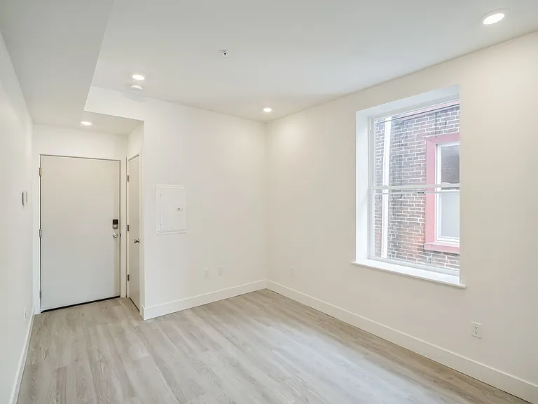 513 N 63rd St #4 — Photo 25