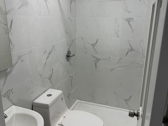 4th image of 10837 39th Ave #1