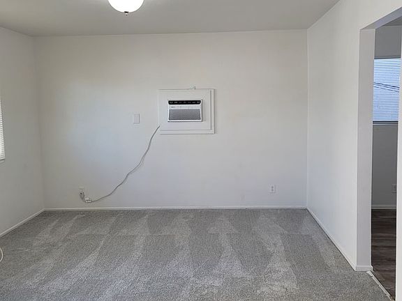 5th image of 211 Hoover Ave #211D