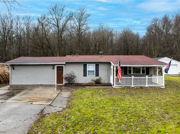 12662 National Dr, Grafton, OH 44044