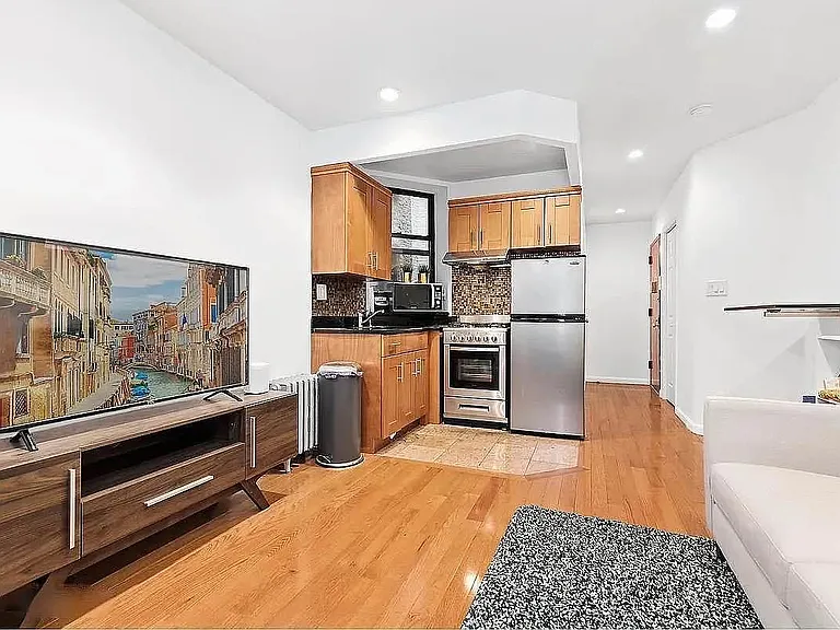 154 Allen St #ONEB — Photo 4