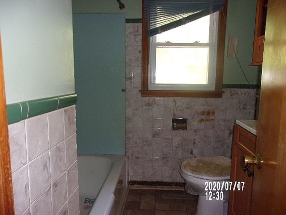 4th image of 1405 W 15th St