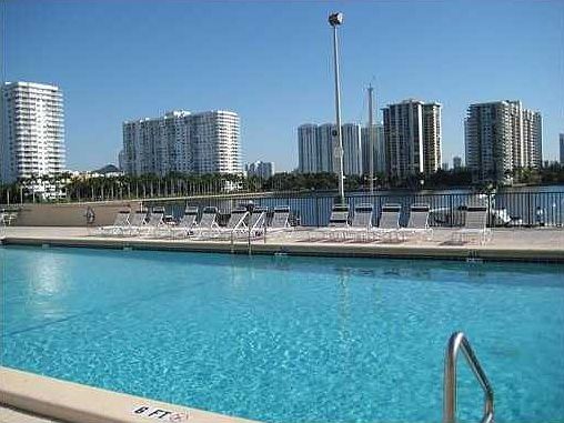 2nd image of 18051 Biscayne Blvd #10041