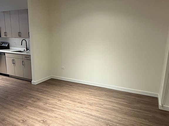 5th image of 760 N Hudson Ave #720