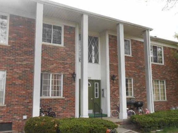 2nd image of 39447 Van Dyke Ave #1