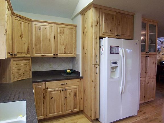4th image of 290 Bayview Dr