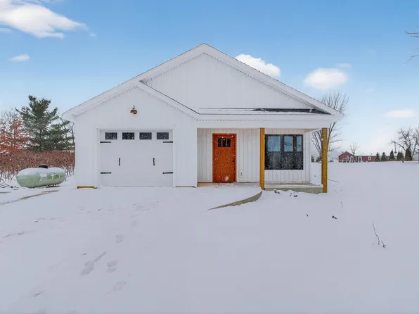 13945 Northmoor Dr, Cement City, MI 49233