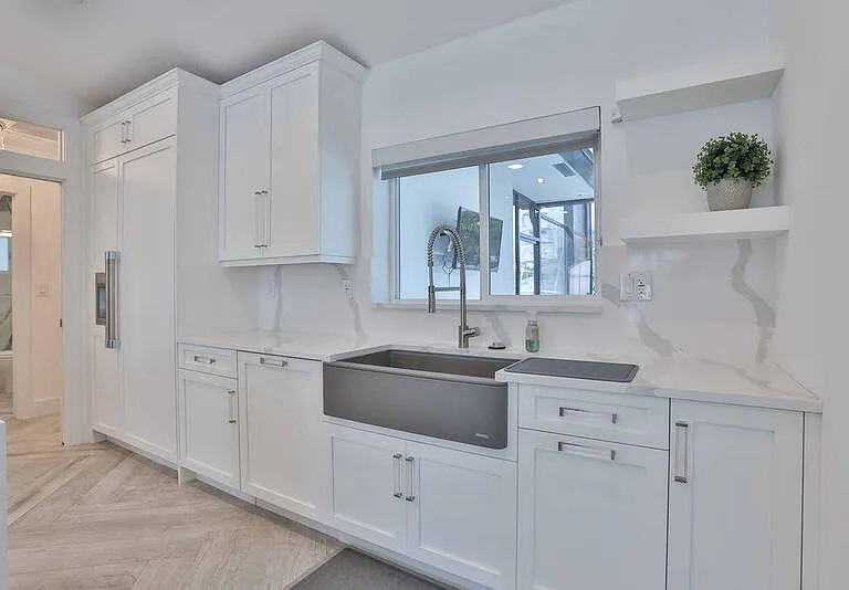 713 Forsyth St — Photo 11