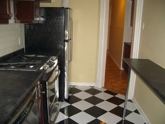 Rented by Garfield Realty  | media 27