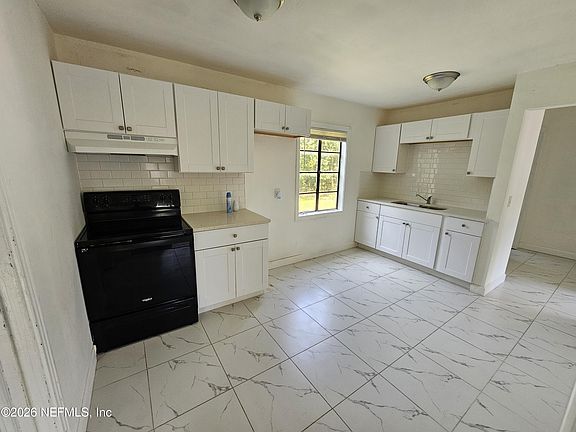 3rd image of 3129 Lowell Ave