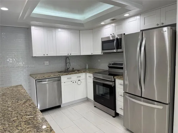 8107 SW 72nd Ave APT 125E, Miami, FL 33143