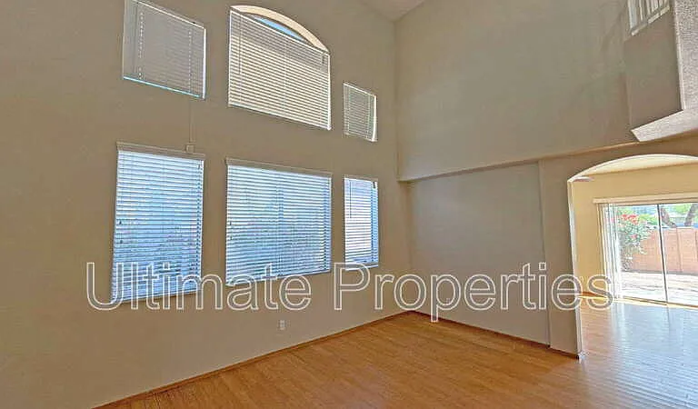 8419 W Salter Dr — Photo 4