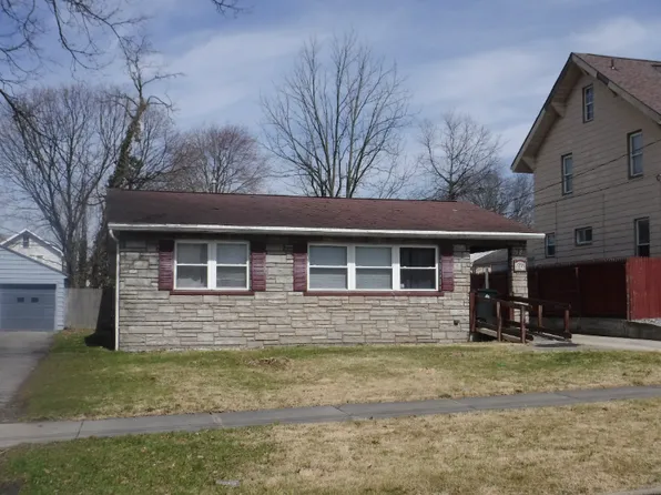 12 Edgewood St NE, Warren, OH 44483