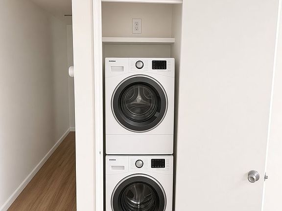 4th image of 1621 Old York Rd APT B2